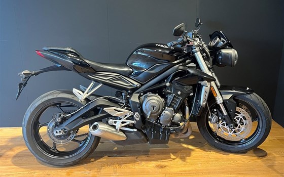 Gebrauchtmotorrad Triumph Street Triple S - Bild 1