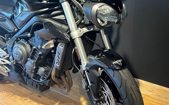 Gebrauchtmotorrad Triumph Street Triple S - Bild 2