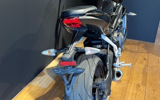 Gebrauchtmotorrad Triumph Street Triple S - Bild 3