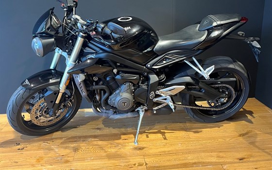 Gebrauchtmotorrad Triumph Street Triple S - Bild 6