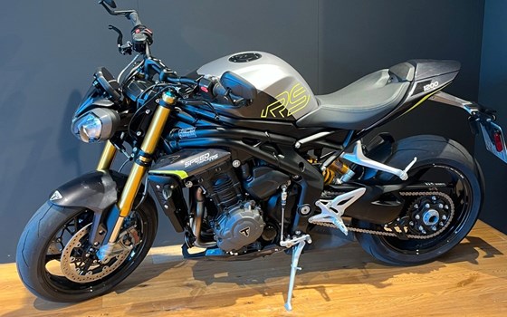 Gebrauchtmotorrad Triumph Speed Triple RS - Bild 6