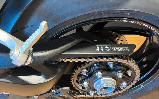 Gebrauchtmotorrad Triumph Speed Triple RS - Bild 8
