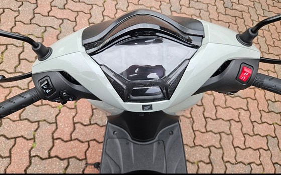 Gebrauchtmotorrad Honda SH350i - Bild 7