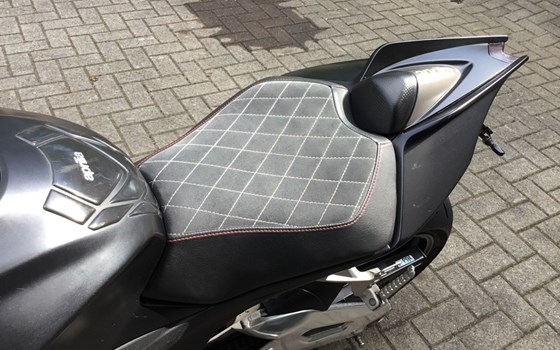 Gebrauchtmotorrad Aprilia Tuono V4 1100 Factory - Bild 12