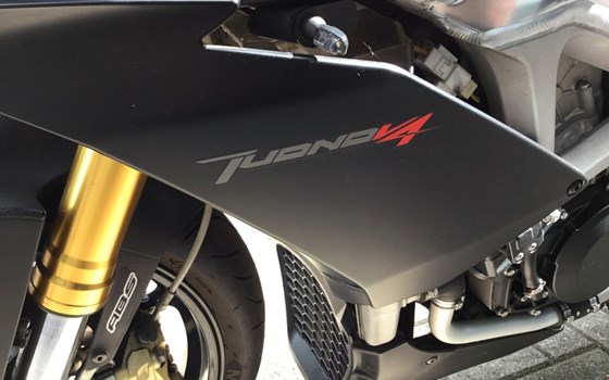 Gebrauchtmotorrad Aprilia Tuono V4 1100 Factory - Bild 21