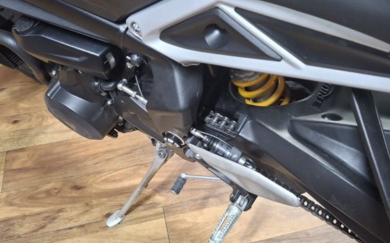 Gebrauchtmotorrad Triumph Street Triple RS - Bild 4
