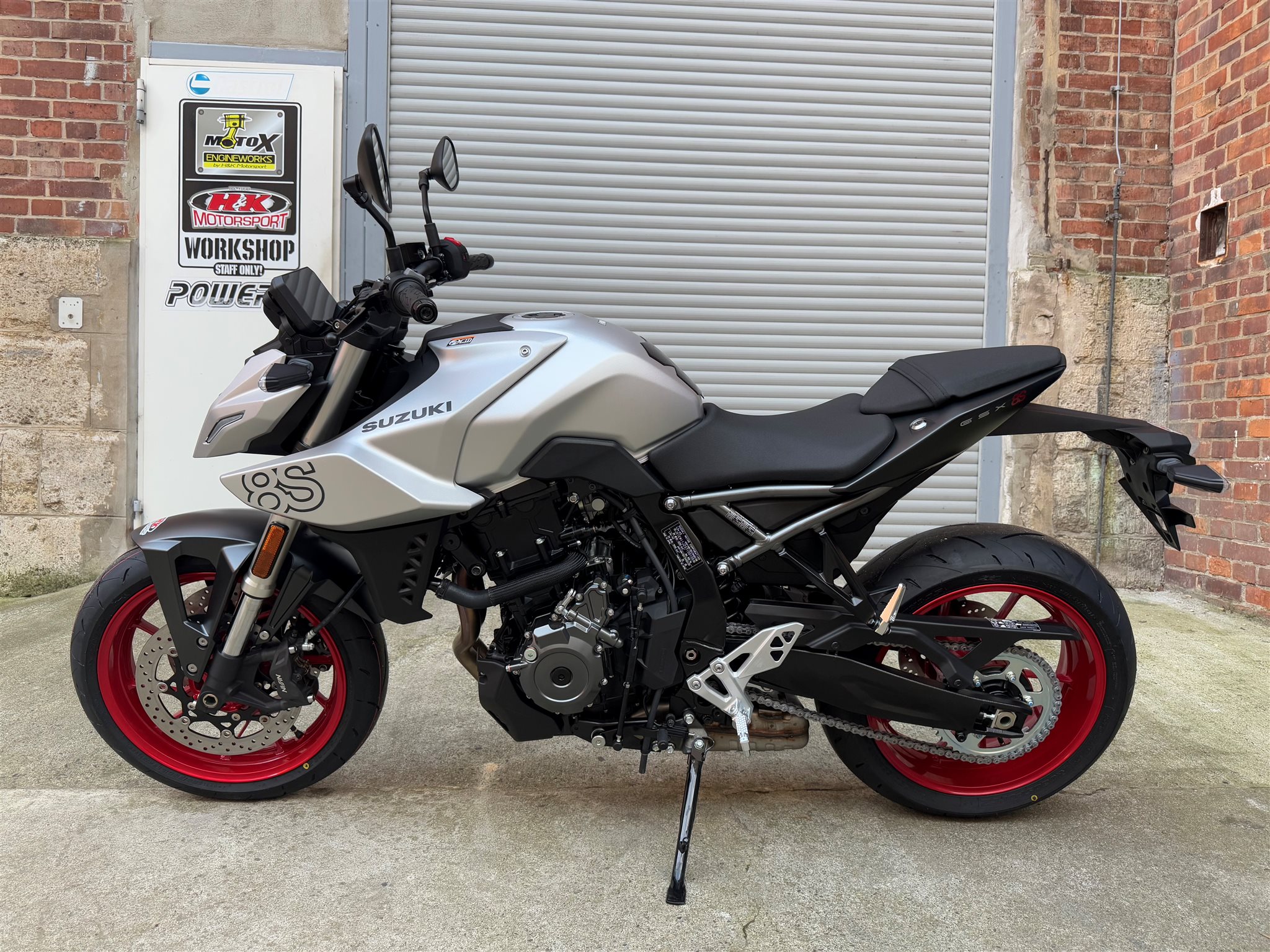Suzuki GSX-8S