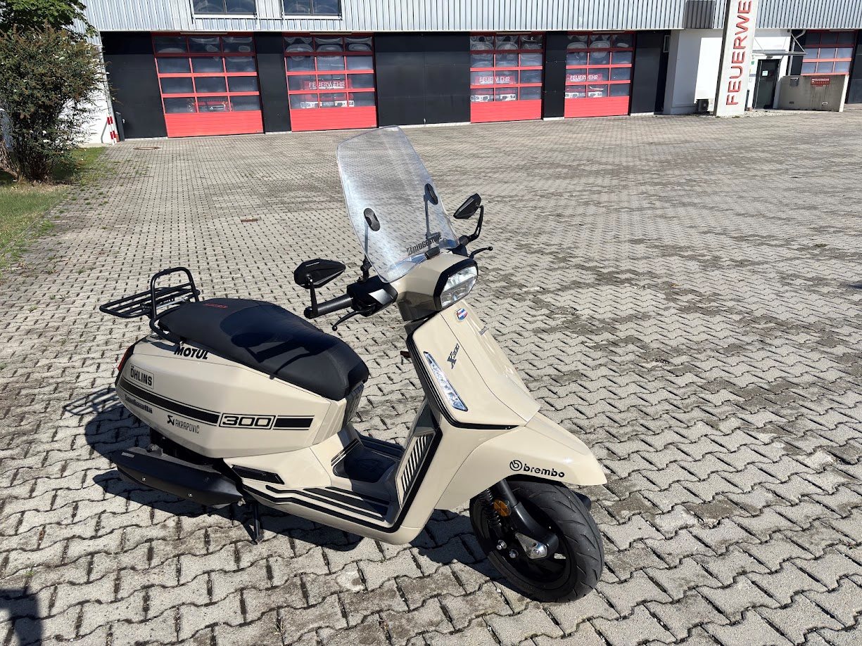 Lambretta X300 SR