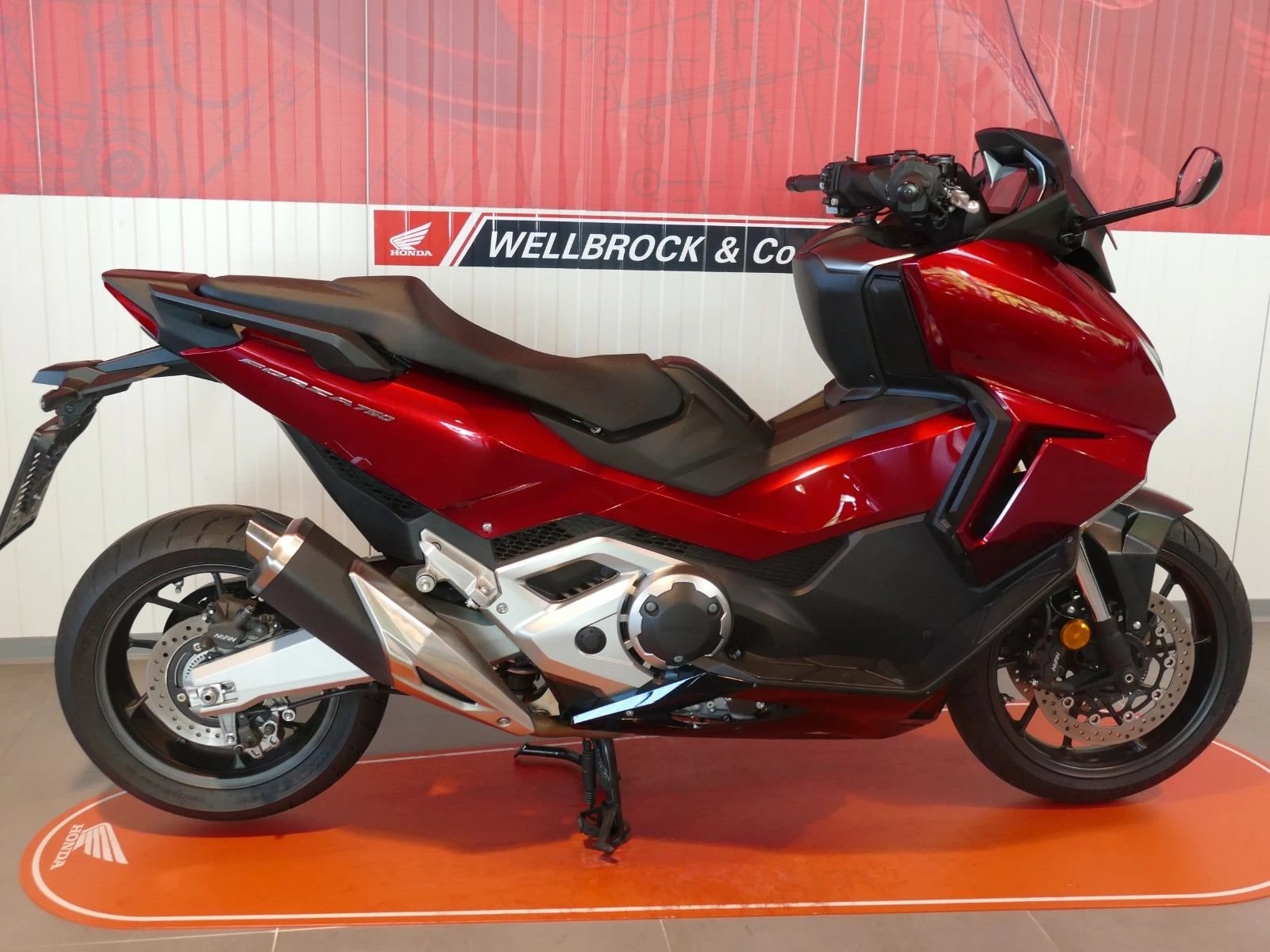 Honda Forza 750