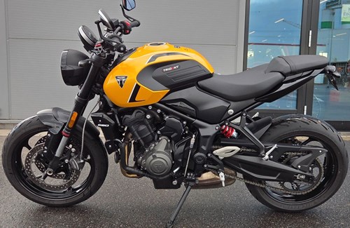 Gebrauchtmotorrad Triumph Trident 660