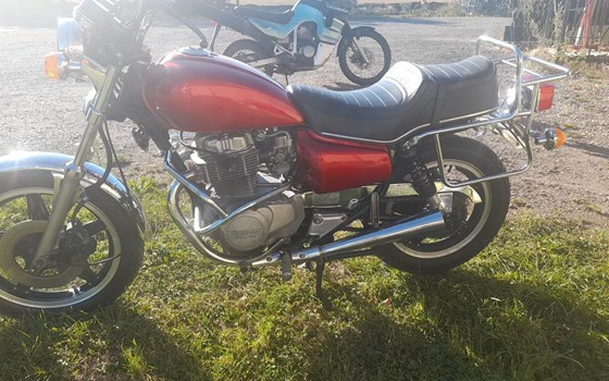 Gebrauchtmotorrad Honda CM 400 T - Bild 5