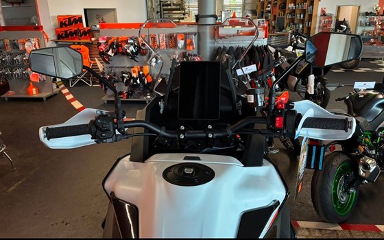 Gebrauchtmotorrad KTM 1390 Super Adventure S EVO - Bild 5