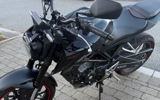 Gebrauchtmotorrad Honda CB125R - Bild 1
