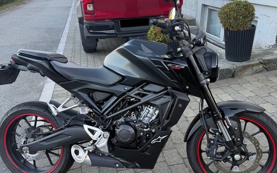 Gebrauchtmotorrad Honda CB125R - Bild 2