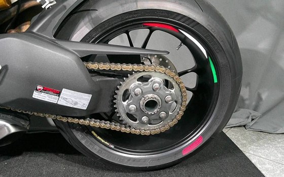 Gebrauchtmotorrad Ducati Streetfighter V4 S - Bild 12