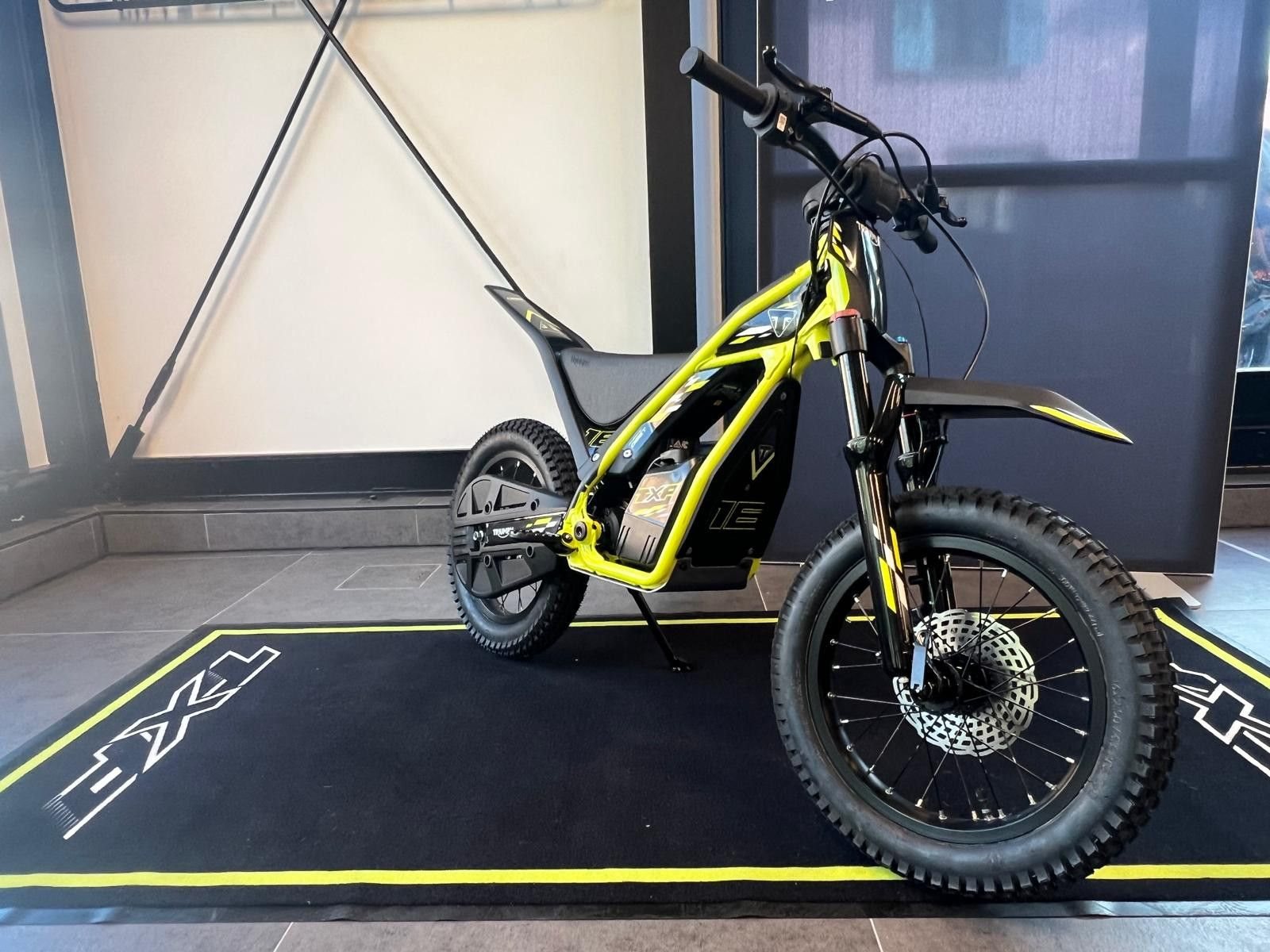 Triumph TXP-16