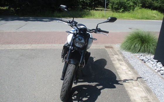 Gebrauchtmotorrad Triumph Trident 660 - Bild 4