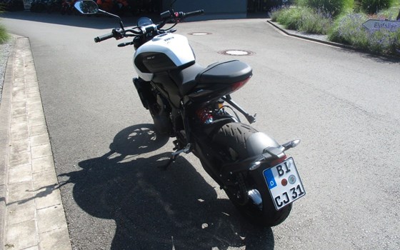 Gebrauchtmotorrad Triumph Trident 660 - Bild 7