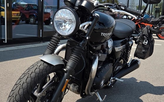 Gebrauchtmotorrad Triumph Speed Twin 1200 - Bild 1