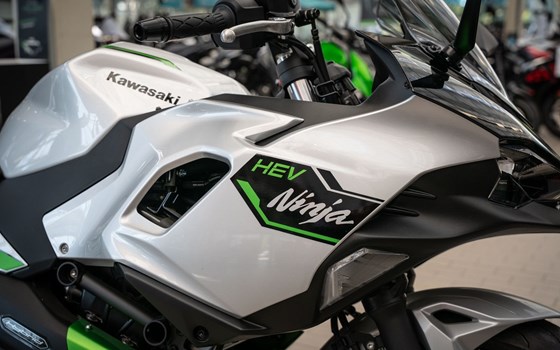 Neufahrzeug Kawasaki Ninja 7 Hybrid - Bild 10