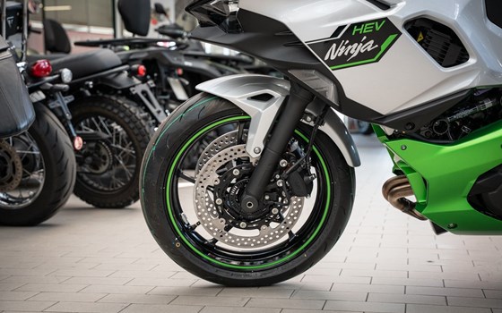 Neufahrzeug Kawasaki Ninja 7 Hybrid - Bild 12