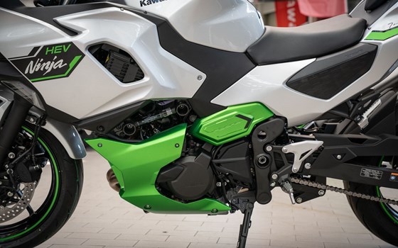 Neufahrzeug Kawasaki Ninja 7 Hybrid - Bild 13