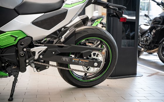 Neufahrzeug Kawasaki Ninja 7 Hybrid - Bild 14