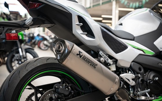 Neufahrzeug Kawasaki Ninja 7 Hybrid - Bild 15