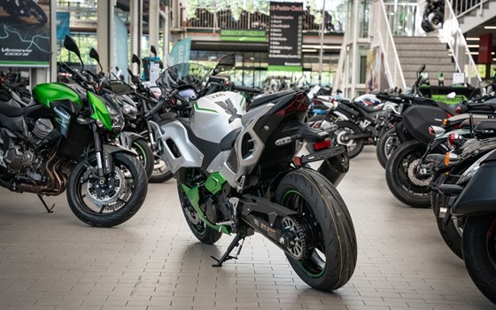 Neufahrzeug Kawasaki Ninja 7 Hybrid - Bild 4