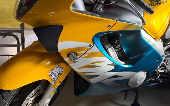 Gebrauchtmotorrad Honda CBR 600 F - Bild 2