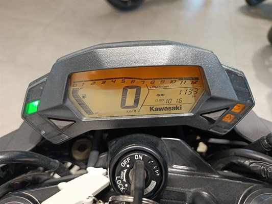Kawasaki Z125 (GY1 Grau und Schwarz) - Bild 5