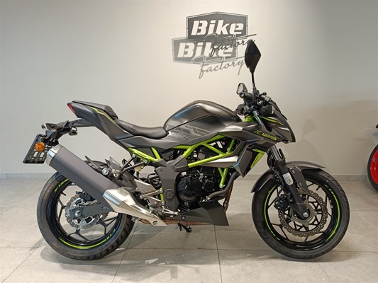 Kawasaki Z125 (GY1 Grau und Schwarz) - Bild 2