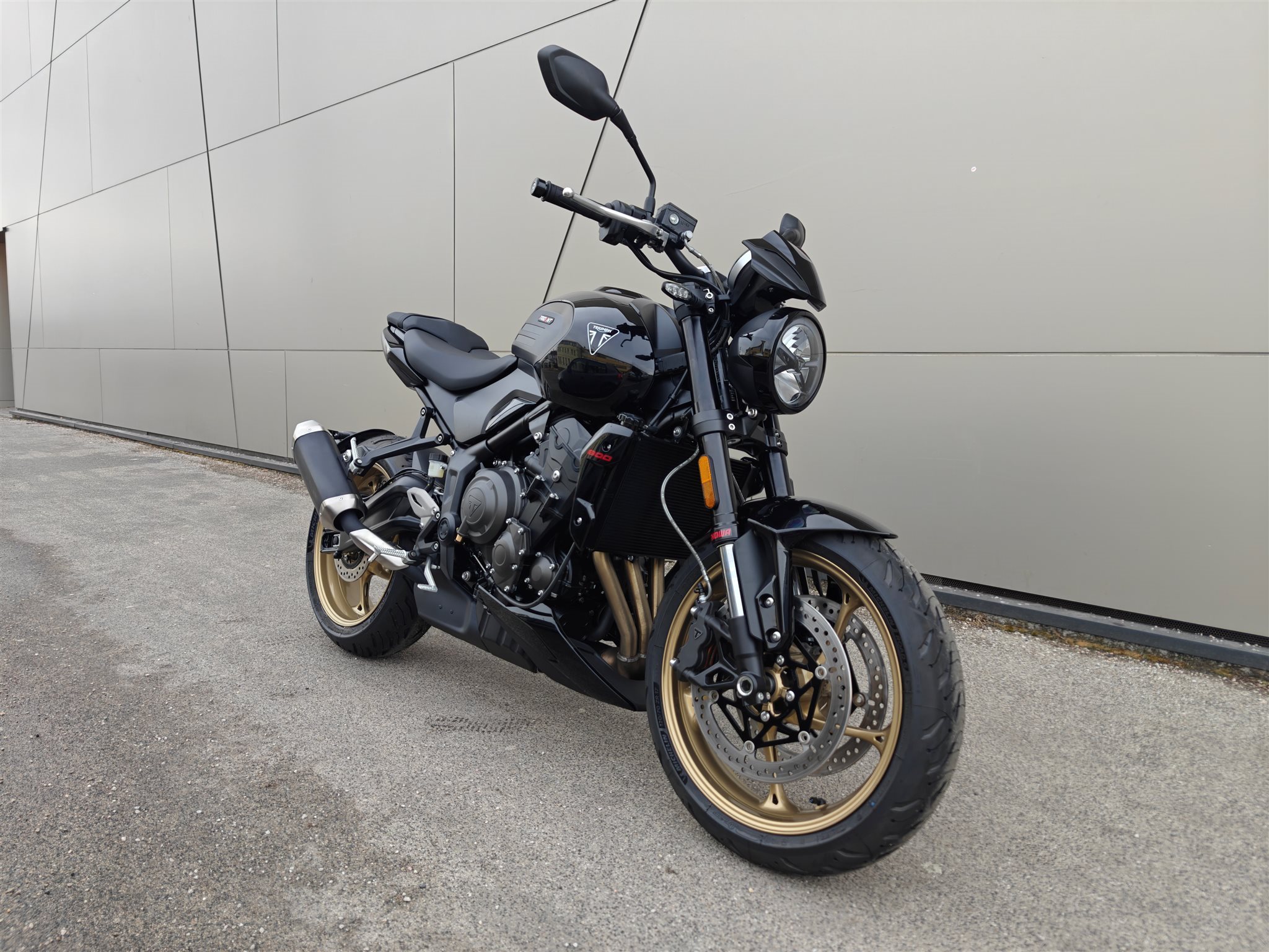 Triumph Trident 800