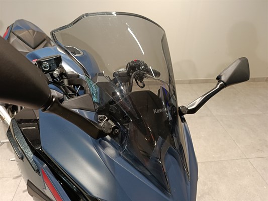 Kawasaki Ninja 500 SE (BU1 blau und rot) - Bild 6