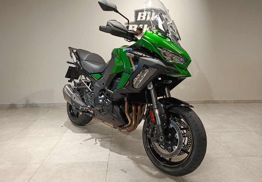 Kawasaki Versys 1100 SE (GN1 - Grün und Schwarz          )