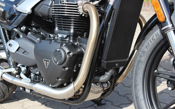 Gebrauchtmotorrad Triumph Speed Twin 900 - Bild 11
