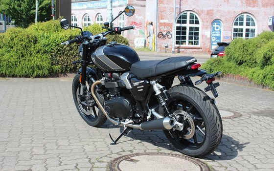 Gebrauchtmotorrad Triumph Speed Twin 900 - Bild 6
