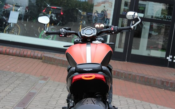 Gebrauchtmotorrad Triumph Rocket 3 Storm R - Bild 8