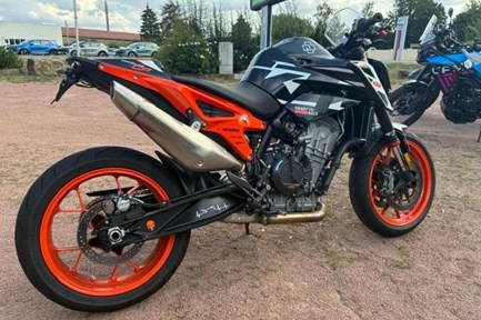 KTM 890 Duke GP
