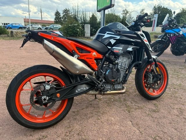 KTM 890 Duke GP