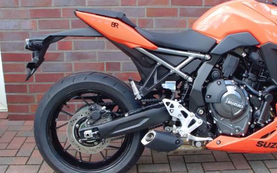 Neufahrzeug Suzuki GSX-8R Daidai-Iro Power Edition - Bild 12