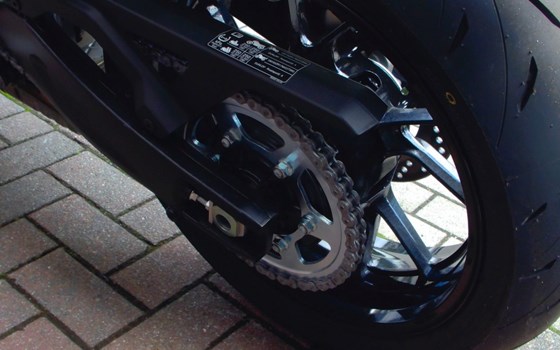 Neufahrzeug Suzuki GSX-8R Daidai-Iro Power Edition - Bild 7