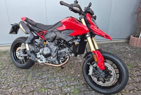 Ducati Hypermotard V2