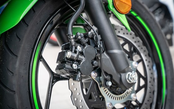 Neufahrzeug Kawasaki Ninja 125 - Bild 2