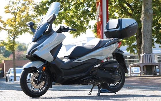 Gebrauchtmotorrad Honda Forza 350 - Bild 1
