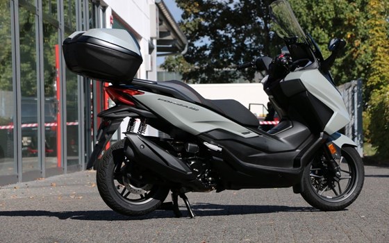 Gebrauchtmotorrad Honda Forza 350 - Bild 2