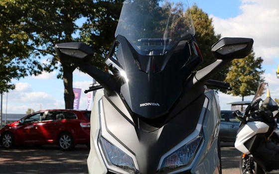 Gebrauchtmotorrad Honda Forza 350 - Bild 7