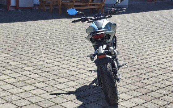Gebrauchtmotorrad Honda CB125R - Bild 2