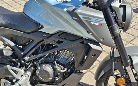 Gebrauchtmotorrad Honda CB125R - Bild 6