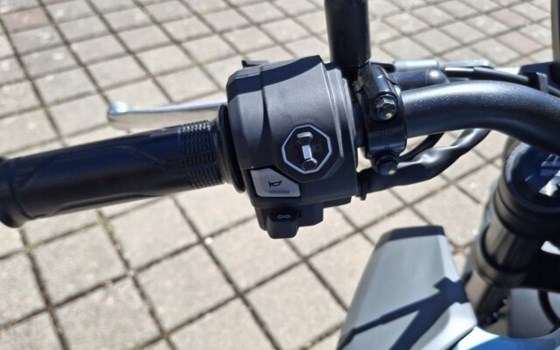 Gebrauchtmotorrad Honda CB125R - Bild 9